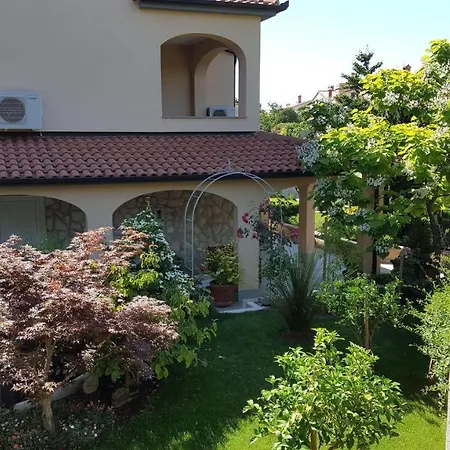 Ferienwohnung-ginkgo-a4 * Banjole